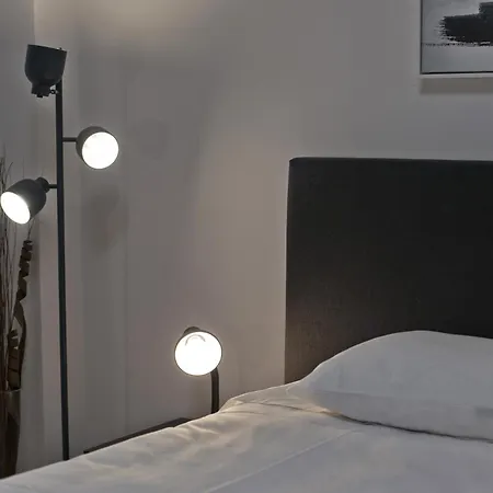 Serra Relaxing Renovated By Marina & Apartment