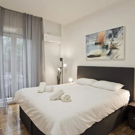 Serra Relaxing Renovated By Marina & Apartment Piraeus